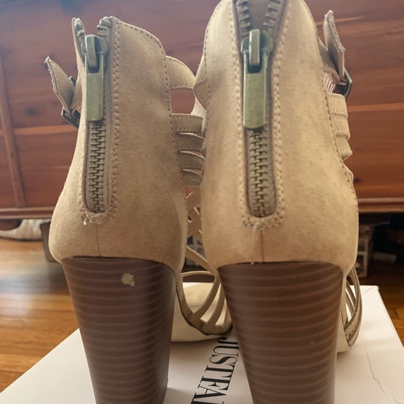 JustFab tan heeled sandals size 8.5 - Picture 3 of 5